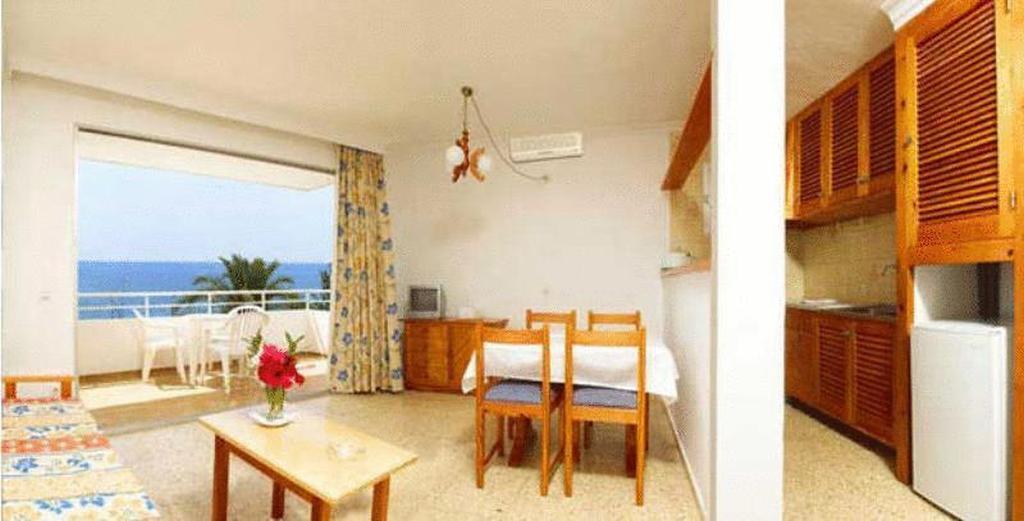 Apartamentos Green Line Bon Sol - Ab Group Platja d'en Bossa Eksteriør billede